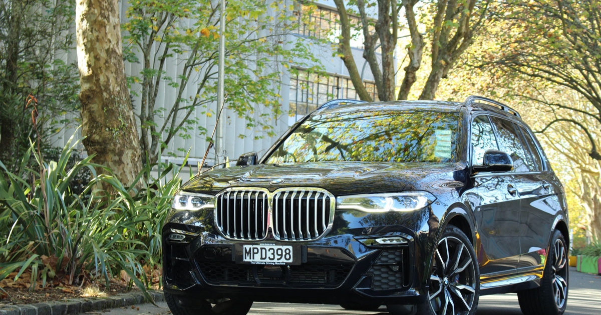 BMW 7 Series Chauffeured Hire Auckland | Marquee Limousines